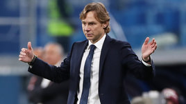 Главный тренер сборной России Валерий Карпин