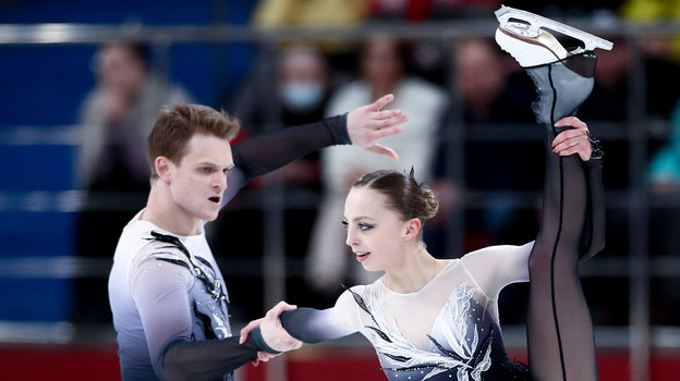 Дмитрий Козловский и Александра Бойкова. Фигуристы Дмитрий Козловский и Александра Бойкова