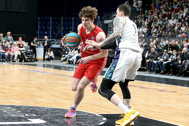 Максим Савченко.