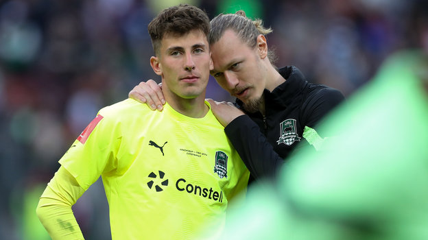 Станислав Агкацев и Матвей Сафонов. Футболисты Станислав Агкацев и Матвей Сафонов