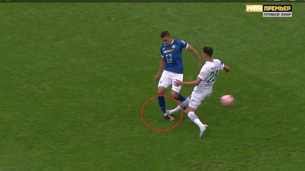 Антон Швец шипами ударил Гедеона Гузину.