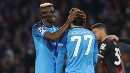 Футболисты Виктор Осимхен и Хвича Кварацхелия