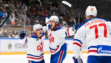 Игроки СКА в матче с «Адмиралом».