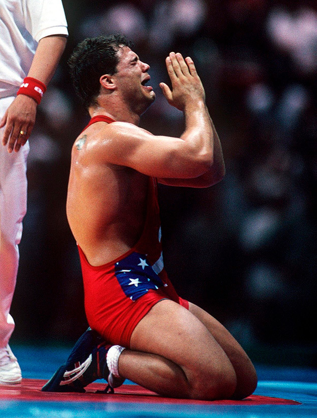 Борец Курт Энгл празднует победу на Олимпиаде-1996 в Атланте. Борец Курт Энгл празднует победу на Олимпиаде-1996 в Атланте.