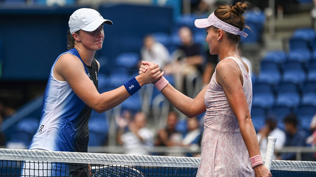 Ига Свентек и Вероника Кудерметова. Теннисистки Ига Свентек и Вероника Кудерметова