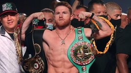 Боксер Сауль Альварес.