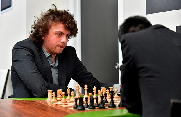 Ханс Ниманн. Шахматист Ханс Ниманн.