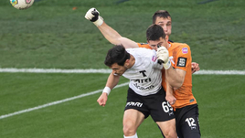 «Торпедо» проигрывает «Ленинградцу». Бердыев уже первый. Яркие события 12-го тура ФНЛ