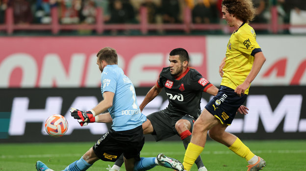 Тимур Сулейманов забивает гол