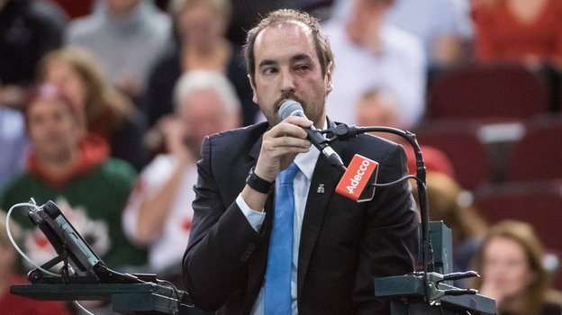 Судья на вышке Арно Габа после удара Дениса Шаповалова. Судья на вышке Арно Габа после удара Дениса Шаповалова