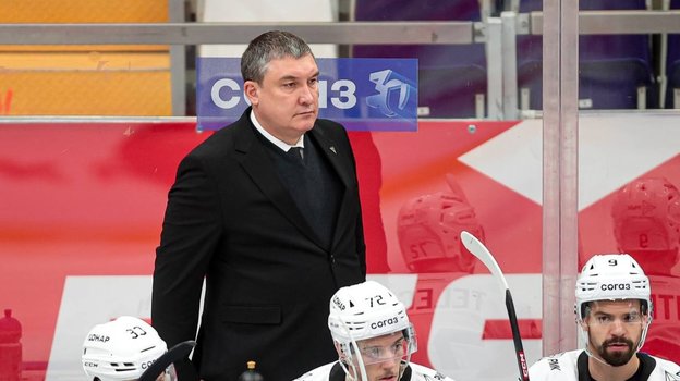 Главный тренер «Трактора» Анвар Гатиятулин.