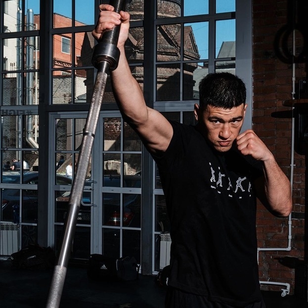 Дмитрий Бивол.