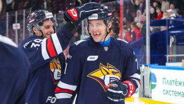 Игроки «Металлурга» в матче с «Нефтехимиком».