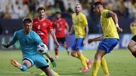 Роналду поссорился с вратарем из России, Неймар возмущался газоном, а Бензема нарвался на технарь. Истории из азиатской Лиги чемпионов