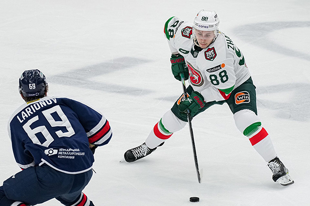 Дамир Жафяров. Хоккеист «Ак Барса» Дамир Жафяров.