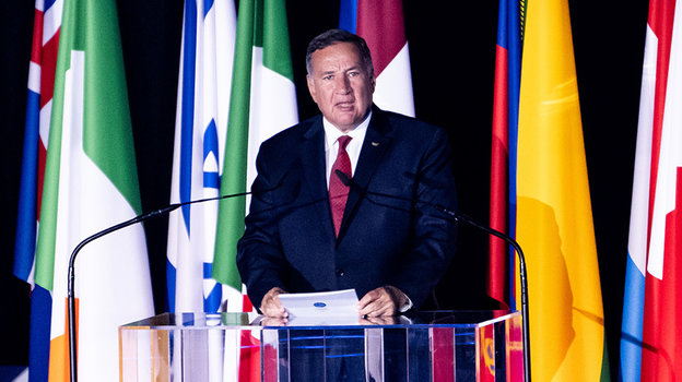 Спирос Капралос.