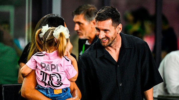 Лионель Месси с семьей.