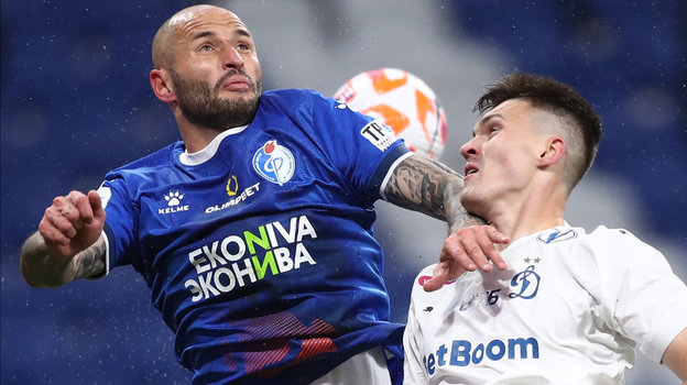 Футболисты Федор Кудряшов и Вячеслав Грулев