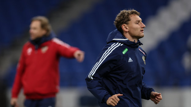 Футболист Федор Чалов на тренировке сборной России