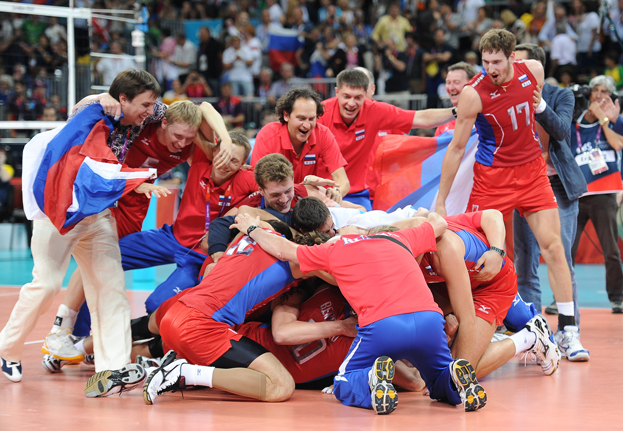 Роман Станиславов (слева) с игроками сборной России после победы на Олимпийских играх в Лондоне в 2012 году. Роман Станиславов (слева) с игроками сборной России после победы на Олимпийских играх в Лондоне в 2012 году