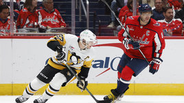 «Старик, которому нужны ходунки». Американские болельщики разнесли Овечкина после игры с «Питтсбургом»