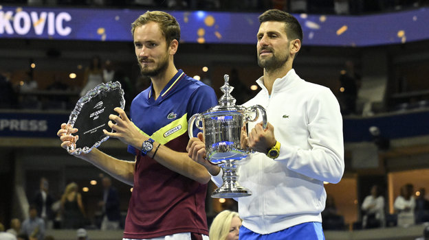 Даниил Медведев и Новак Джокович. Теннисисты Даниил Медведев и Новак Джокович