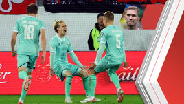 Футболисты сборной Белоруссии празднуют гол в матче против Швейцарии