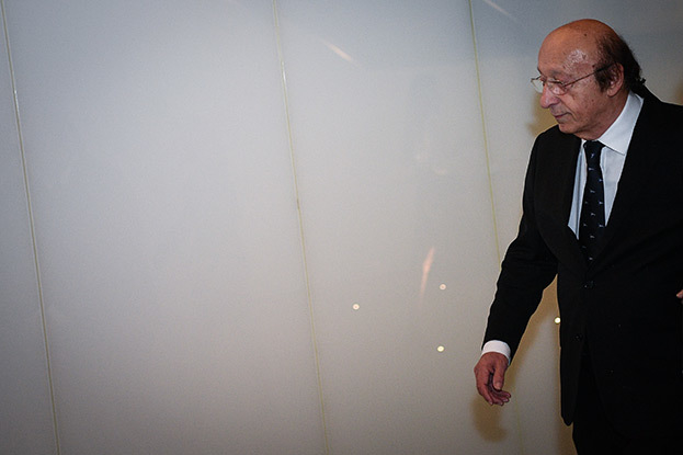 Лучано Моджи.