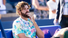 Теннисист Райли Опелка.