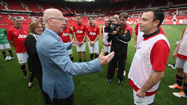 Бобби Чарльтон и Игорь Рабинер.