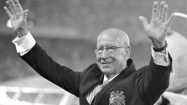 Умер Бобби Чарльтон. Он пережил авиакатастрофу и стал чемпионом мира, а дома у него висел портрет Яшина