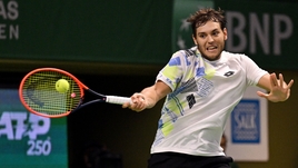 Котов устал раньше теннисного шоумена. Обидное поражение россиянина в финале турнира в Стокгольме