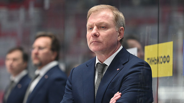 Алексей Жамнов. Главный тренер ХК «Спартак» Алексей Жамнов.