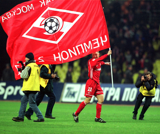 Владимир Бесчастных с флагом «Спартака». Владимир Бесчастных с флагом «Спартака»