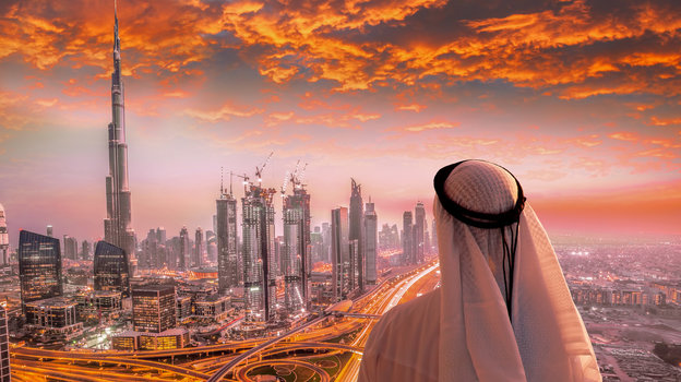 Шейх смотрит на Дубаи