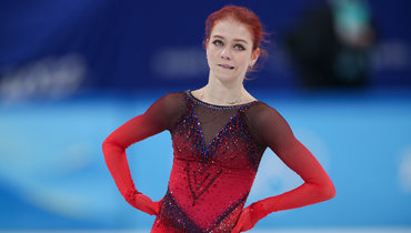 Тутберидзе — о реакции Трусовой на серебро: «В раздевалке она в меня пуляла свои коньки»