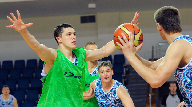 Семен Антонов на тренировке сборной России в 2011 году.