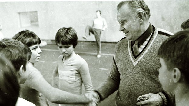 Константин Бесков.