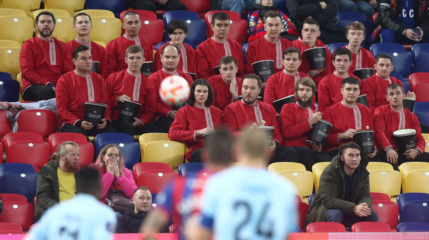 Необычные болельщики на трибуне