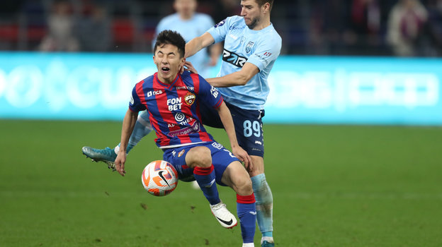 Футболисты Аббосбек Файзуллаев и Дмитрий Стоцкий