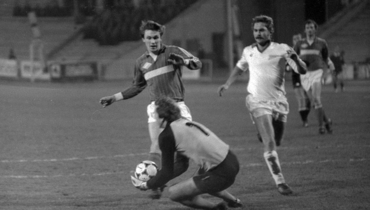 29 октября 1984 года. Москва. Лужники. «Спартак» — «Зенит» — 0:3. Сергей Родионов у ворот Михаила Бирюкова.