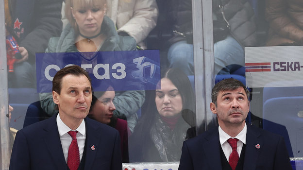 Тренеры ЦСКА Сергей Федоров и Александр Попов.