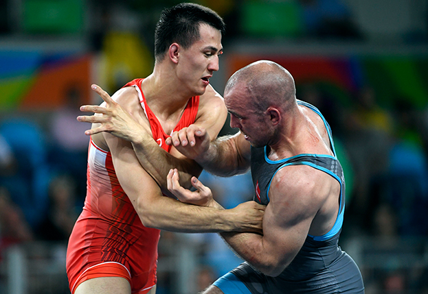 Поединок Романа Власова и Марка Мадсена.