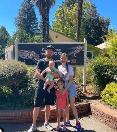 Вячеслав Борщев с семьей. Боец ММА Вячеслав Борщев с семьей.