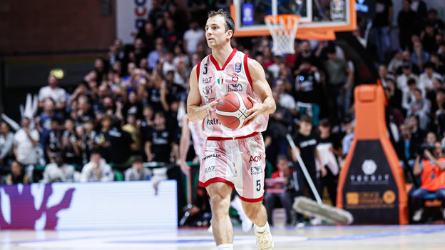 Кевин Пангос.