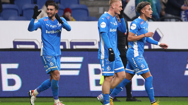 Луис Чавес, Константин Тюкавин и Бителло