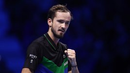 Медведев вывел Рублева из себя. Российское дерби в Турине завершилось разгромом