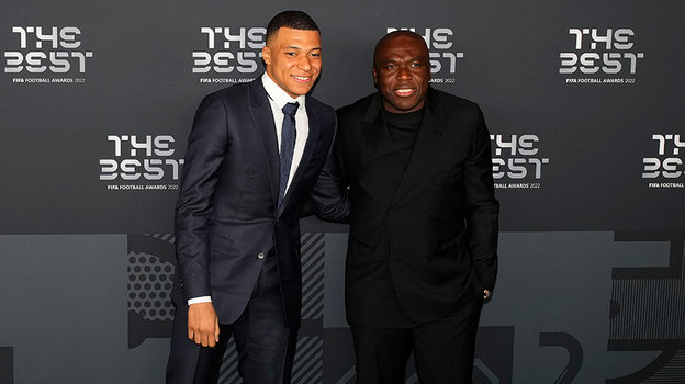 Килиан Мбаппе с отцом.