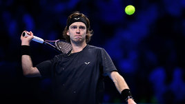 Рублев пустил себе кровь. Россиянин вновь проиграл в Турине из-за негатива