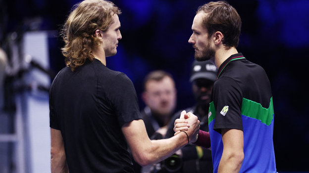 Даниил Медведев (справа) с Александром Зверевым.